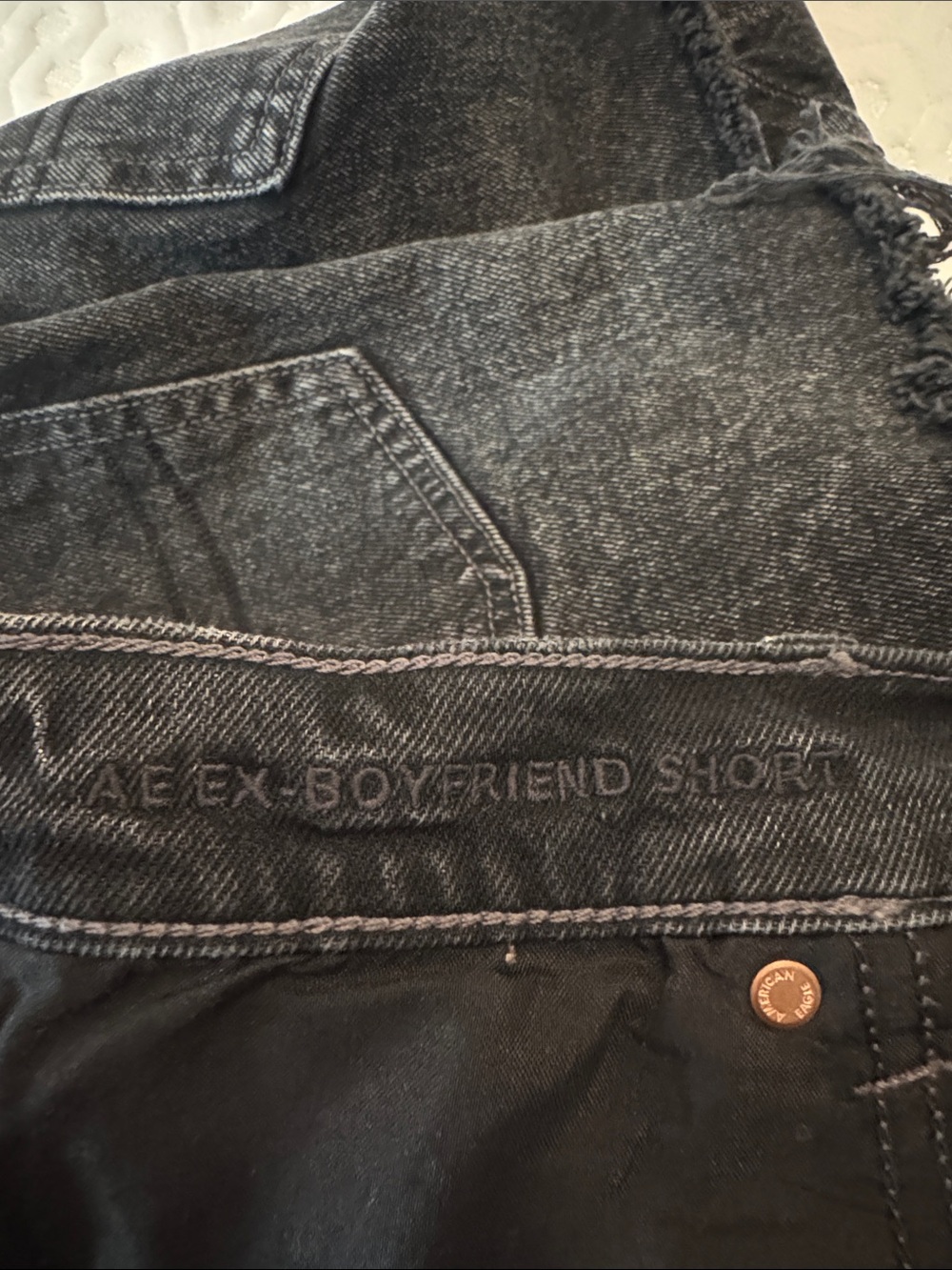American Eagle Outfitters Black mid-Rise ex boyfriend Distressed Denim Shorts - Picture 2 of 7